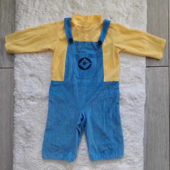 Despicable Me Unisex Minion Costume - Picture 14 of 14